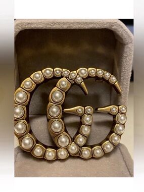 Fashion Jewelry Gold-Tone Faux
Pearl-Embellished Double G
Luxury Brooch